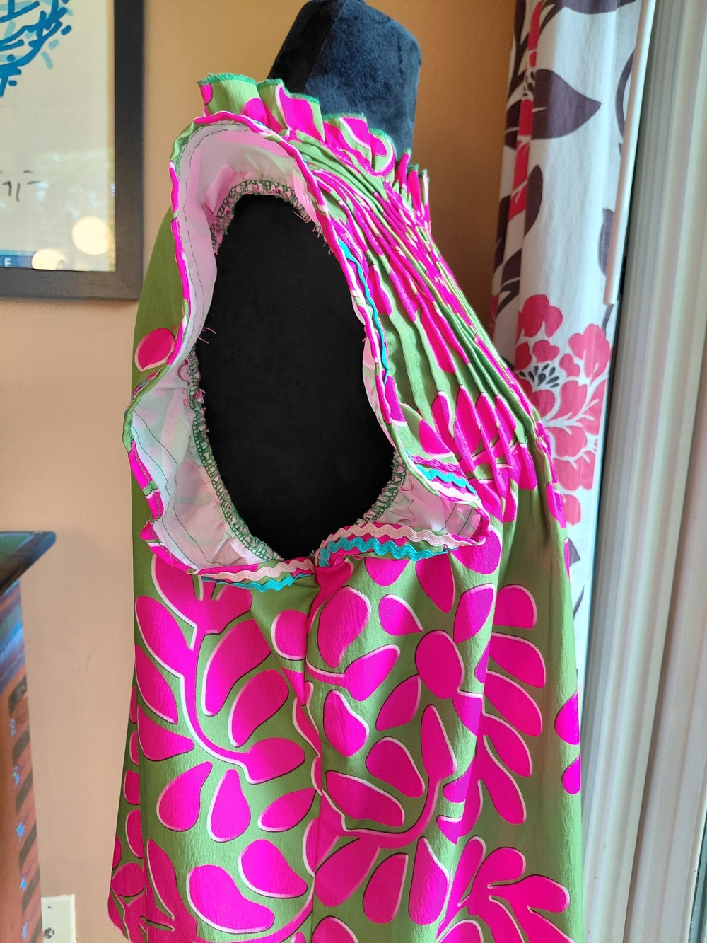 Mint Boutique (Modified) Pink & Green Floral Pleated Ruffle Neck Blouse - Picture 4 of 8